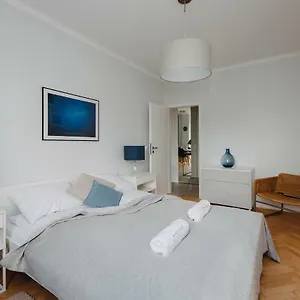 https://shortstaypoland-aleje-jerozolimskie-warsaw-00-508.warsawhotelspoland.com
